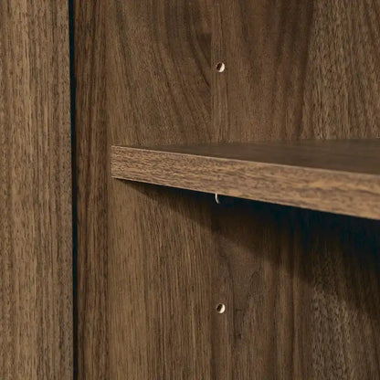 Edmon Credenza